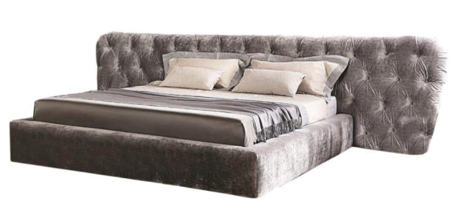 Casamilano Royale Capitonné platform bed: upholstered in plush velvet with a deep button-tufted headboard for a modern, luxurious bedroom