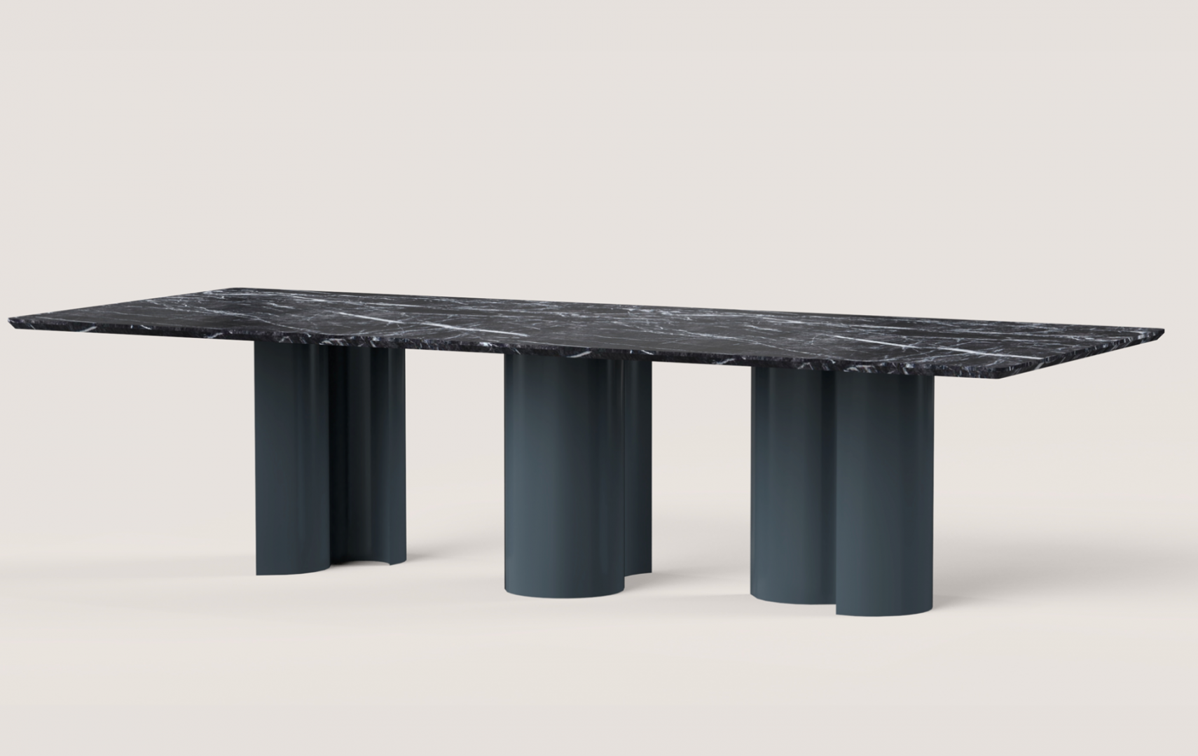 Studio shot of the Casamilano Virgola IN & OUTDOOR dining table.