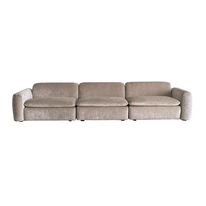 Front view of the Casamilano Botero modular sofa in beige velvet. A contemporary, customizable sectional sofa for modern living rooms